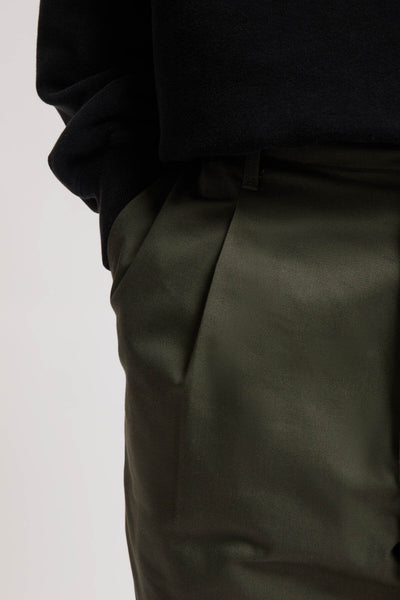 TWILL TUCK TAPERD GREEN