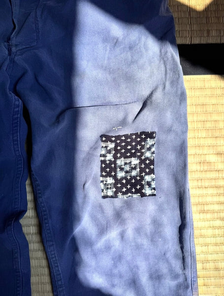 Pantaloni da lavoro francesi vintage anni '50 blu toppa rattoppato