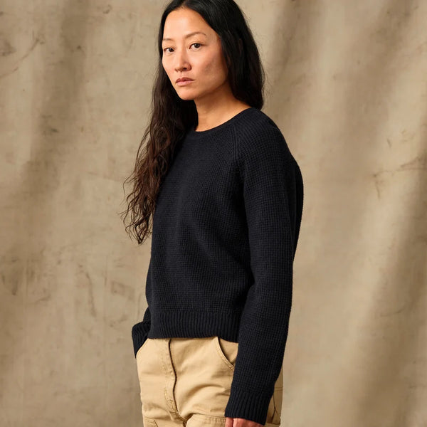 WOMEN'S WAFFLE KNIT MERINO SWEATER DARK NAVY