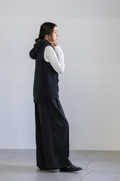 Maglione senza maniche con cappuccio in alpaca