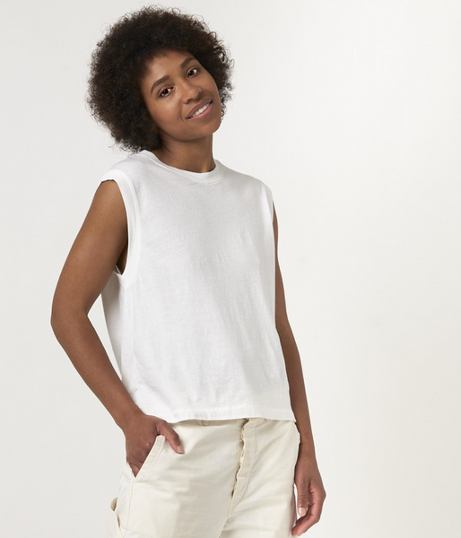 WOMEN’S SLEEVELESS TOP RELAXED FIT