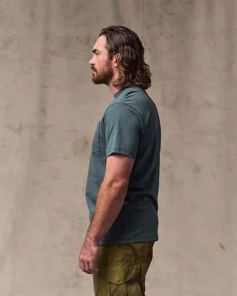 OUTFITTER POCKET T-SHIRT