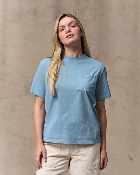 WOMEN'S SHORT SLEEVE POCKET TEE